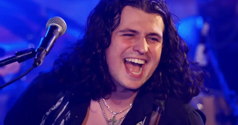 Alex Kilroy performing live in Orlando, the Romanian-born blues guitarist behind the album Break My Chains