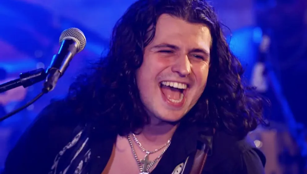 Alex Kilroy performing live in Orlando, the Romanian-born blues guitarist behind the album Break My Chains