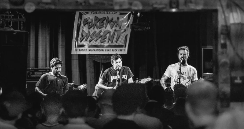 La Versión Extendida de las Cosas, on stage at Will's Pub in Orlando