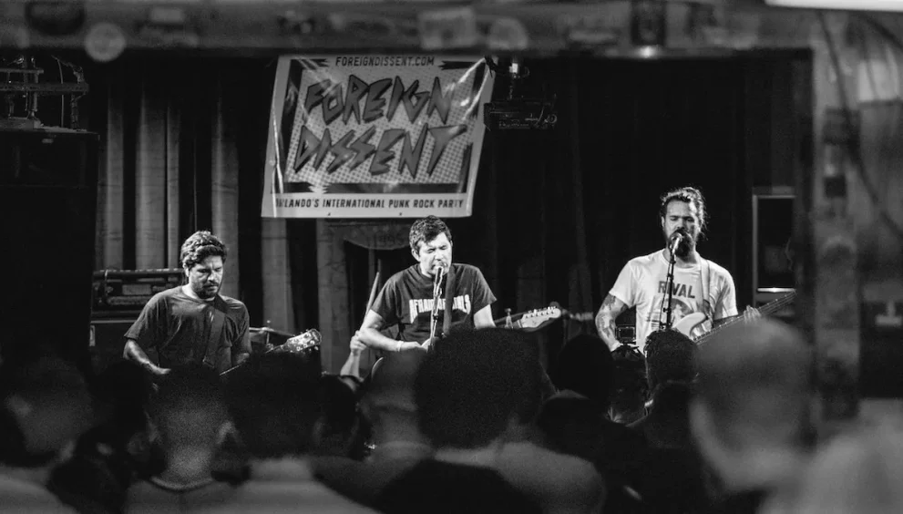 La Versión Extendida de las Cosas, on stage at Will's Pub in Orlando