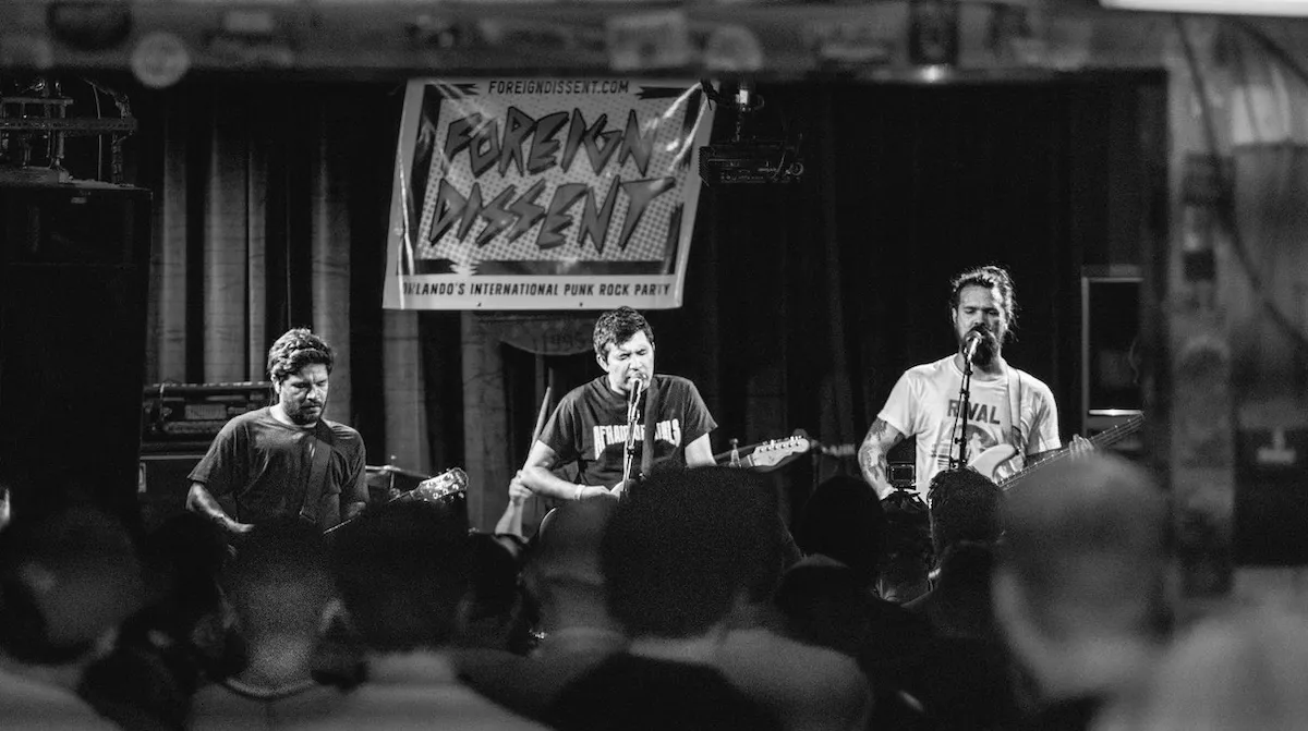 La Versión Extendida de las Cosas, on stage at Will's Pub in Orlando
