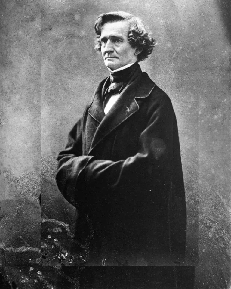Black-and-white portrait of French composer Hector Berlioz, photographed by Félix Nadar in the 19th century.